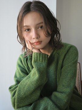 ディッセンバー 神宮前(December) ミディアム/ベージュ/ブラウン/U24