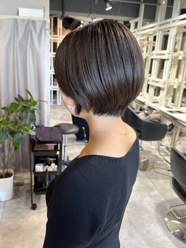 ディーエックス スリー(Dxxxx III) 丸みショート