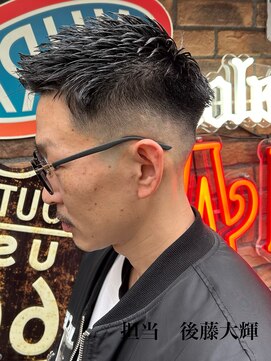 ムア(MUA) フェザーアップ　スキンフェード　フェードカット