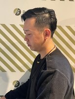 バーバーバー アカバネ(BARBER-BAR AKABANE) スタイリッシュな片流れヘアスタイル ナチュラルフェード#1