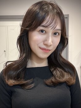 ヨム(YOMU)の写真/髪の状態を見極めて、あなたに合ったトリートメントをご提案。髪の内側から輝く、うるツヤヘアに♪