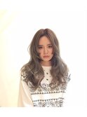 ラフだけど強さを感じるフェミニンウェーブ