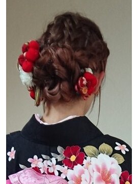 ヘアールーム ダリア(Hair Room DAHLIA) 編み込みシニヨン