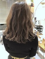 ワール(whirl.)&nbsp;パールベージュ×無造作セミ☆