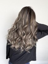 ブリッツレボルト(BLITZ R EVOLUT)&nbsp;☆RyoMatsubaraによる艶々ブリーチデザイン