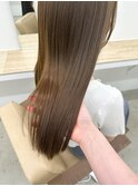 オリーブベージュ