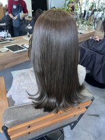 ティティ(TiTi)&nbsp;ツヤ感〇透け感〇グレーベージュカラー[TiTi_福田りの]