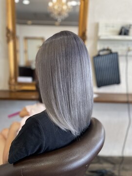 フリーク 石岡店(FREAK) 全頭ブリーチ【シルバー系】