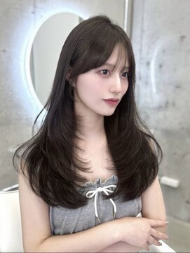 アイヴィ 表参道(IVY) ザクザクレイヤー　韓国カット　オリーブグレージュ　水越