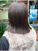 切りっぱなしミディアム　白髪ぼかしハイライト　グレージュ