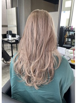 シエンゴールド(CIEN gold) ミルクティーベージュ/レイヤーカット/ブリーチ#浜松駅#カラー