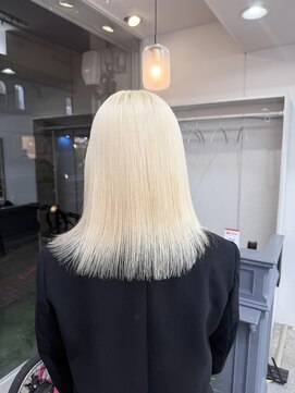 イオ(IO) ホワイトブロンド