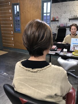 ヘアーデザイニングラボ(Hair Designing Labo) ショートレイヤーミセススタイル