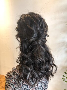 リカモ(ricamo) ゆるふわハーフアップ