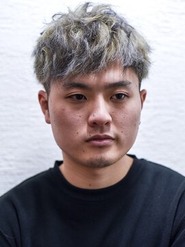 メリケンバーバーショップ コウベ(MERICAN BARBERSHOP KOBE) スーツ短髪ツーブロック束感モテる黒髪シークレットパーマ流し