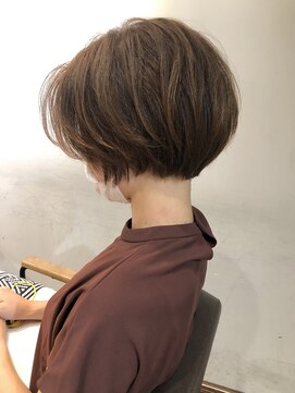 リバレッジ 白金(Leverage) 大人ハンサムショートボブ