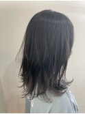 透明感たっぷりダークアッシュカラーとグレイジュインナーカラー