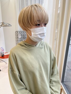 ハイブ 金沢(Hive) 10代20代ブリーチショートボブハイトーンカラーツヤ髪スタイル