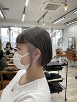 ルチナ 秦野(Lucina)&nbsp;ボブ/グレー×ペールラベンダー/インナーカラー