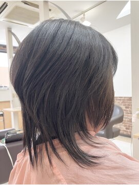 カットハウス はさみの部屋 大人ウルフ/ショートレイヤー/ラベンダーグレージュ/前髪あり