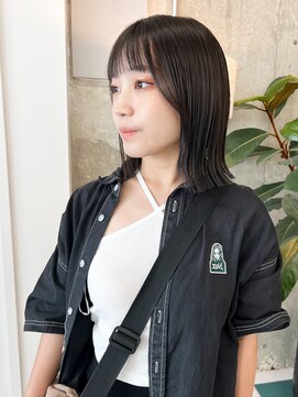 ノエ(noe) 透け感グレージュ×切りっぱなしボブ