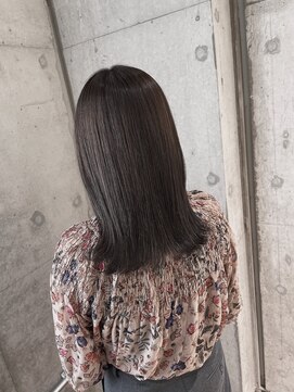 リビンバイアフロート(Livin by afloat) 切りっぱなしスタイル　暗髪アッシュグレージュ　おおたかの森