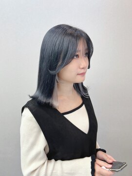 エミーバイモアムー(Emmie byMoremuu) 【埼玉ブリーチの神様】フェイスレイヤー×インナーホワイト