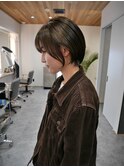 耳かけショートヘア