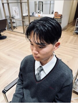 ゼゼ(zeze) リバースセンターパート/メンズ刈り上げ/シャドウパーマ