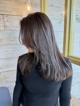 プアヒール(pua heal) ロングレイヤースタイル