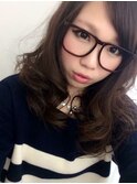 REVIEのキュートなメガネ女子