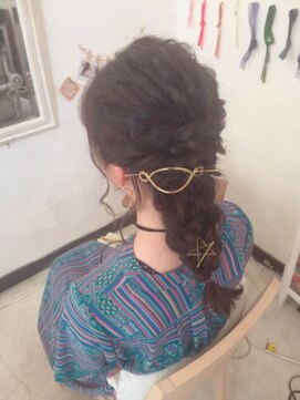 ヘアメイクアンドセットサロン リッコ(Hair make&set salon Ricco) ゴールドピン ヘアアレンジ ルーズ 二次会