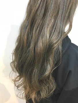 グッデイ ヘアー(GOOD DAY HAIR) 【GOOD DAY HAIR】《アッシュベージュ×ハイライト》 下北沢