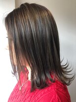 ナイン(9 nine)&nbsp;30代40代大人可愛いシークレットハイライト外ハネベージュ