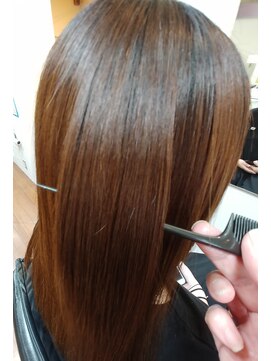 ウーア(Hair Salon UA) [UA]カット+ダメージレストリートメント