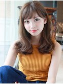透明感たっぷりのミディアムヘア