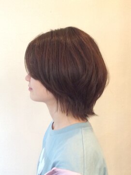 カット イン シルバー ショートボブアレンジ♪