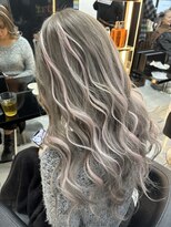 ラピス 大宮(Lapis)&nbsp;ホワイトシルバー×ピンクメッシュ♪