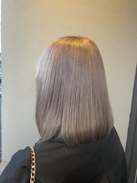 ヘアーデザイン ディードット ウル(D. ulu) ミルクティー