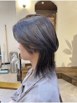 チリンバイロストシティー(Chillin by LOSTCITY)&nbsp;ウルフレイヤーショートボブブリーチカラーインナーカラー