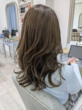 ガーデン バイ イル(GARDEN by illu Co.Ltd) セミディ×艶感あるブルーベージュ◇