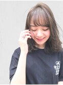 20代30代40代大人可愛いくびれレイヤーミディアムボブグレージュ