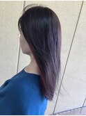 風になびくと自然に出てくるピンクレッド系イヤリングカラー