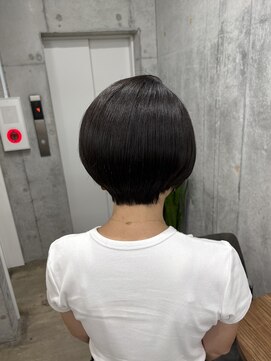 アンフィニ 延岡(Anfini) 大人可愛い、艶ショートボブ