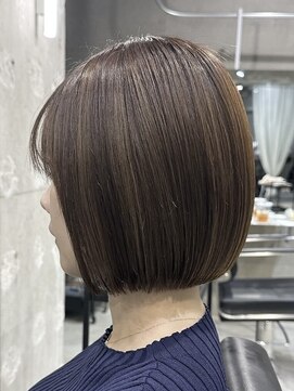 ルイ(ROUIS produced by LUCK 津田沼) 白髪ぼかし/白髪ぼかしハイライト/大人ボブ/ブラウン