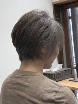 ゼンドットカラスマ(Zen.karasuma) 白髪ぼかしショート