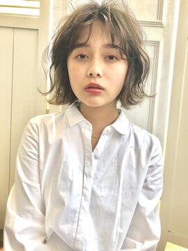 ランプ ヘアー(lamp hair) 【センターパートのアンニュイBOB】