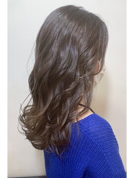 オースト ヘアー ステラ 新宿店(Aust hair Stella) シングルカラーでも透明感◎イルミナブルーグレージュ