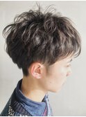 やわらかいゆるパーマに2ブロックで男らしさを