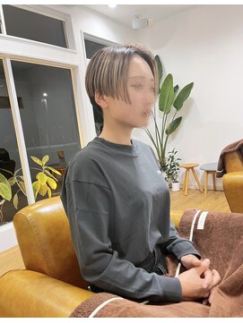 コムヘアー(COM HAIR) 刈り上げショート。